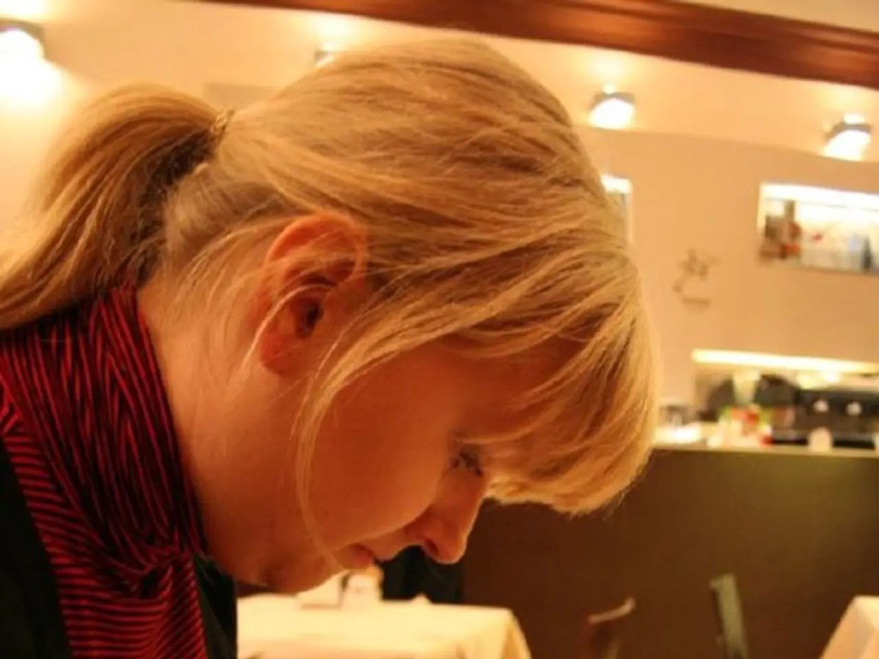 Women's football powerhouse Arsenal secures star player Olivia Smith in a groundbreaking world...