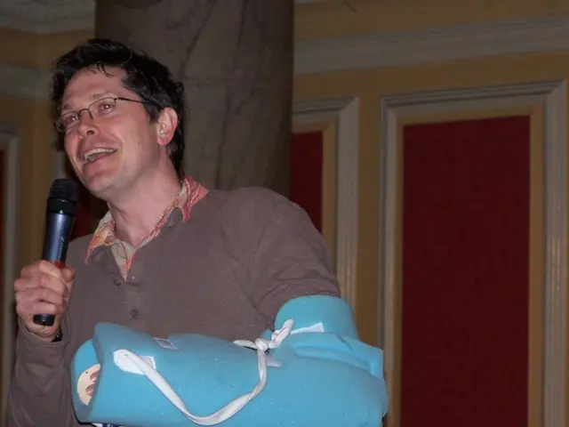 Does the action of popping knuckles or other joints trigger the onset of arthritis?