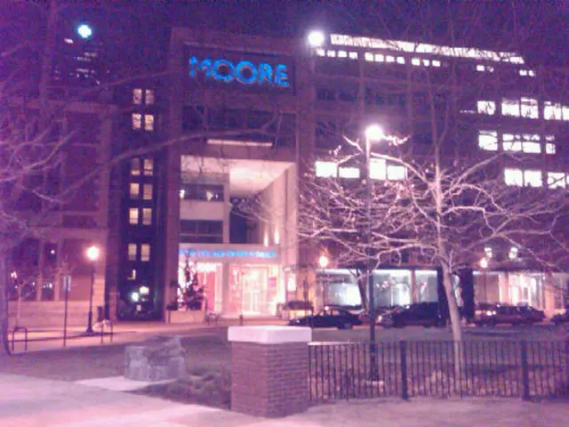 Encourage government to improve healthcare accessibility for the homeless population