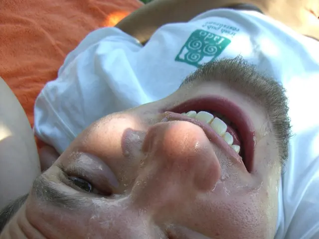 Deception Myths Explored: A Closer Look at the Belief That Liars Avoid Eye Contact