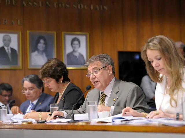 Overloading Your Brain with Visual Clutter Consumes Its Processing Resources?