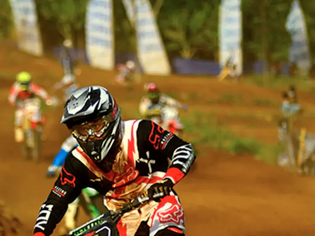 Cyclist Mansukh Mandaviya spearheads the 35th Fit India Sundays rally, branded Cycle Tiranga,...