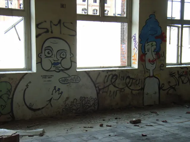 Discovering a wall crack larger than a 10 pence coin? Experts suggest it might be a significant...