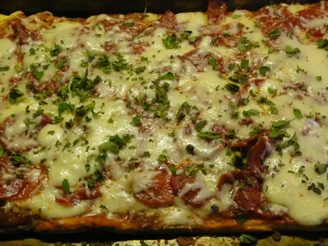 Low-carb diet enthusiasts, stick to your dairy!