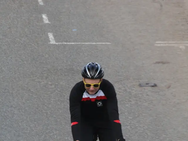 Assessment of a bicyclist's physical reaction and visual focus within commercial vehicle loading...